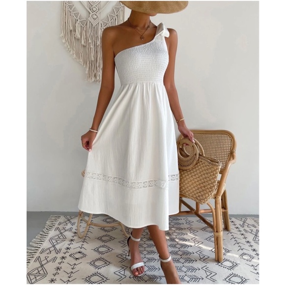 BellanBlue Dresses & Skirts - Boho One Shoulder Lace Minimalist Dress